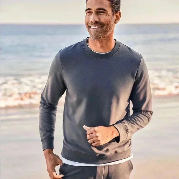 Barefoot Dreams Men's Pima Fleece Crew Neck Sweatshirt - Picture 1 of 4